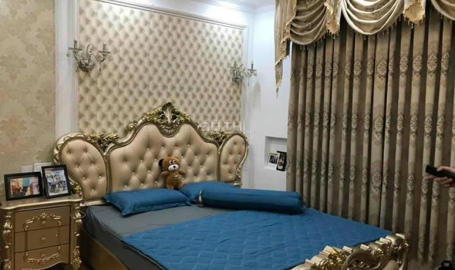 Bán villa mặt tiền đường số 19 full nội thất đối diện Mercedes Quang Trung