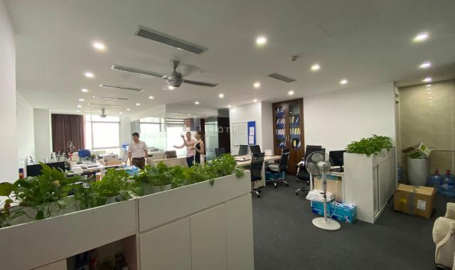 Chính chủ cho thuê văn phòng 120m2 đầy đủ dịch vụ tại Nguyễn Tuân Thanh Xuân chỉ với 18 triệu/th