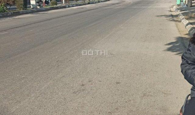 Chủ nhà cần bán lô đất nằm ngay mặt đường 402, Hoà Nghĩa, Dương Kinh, Hải Phòng