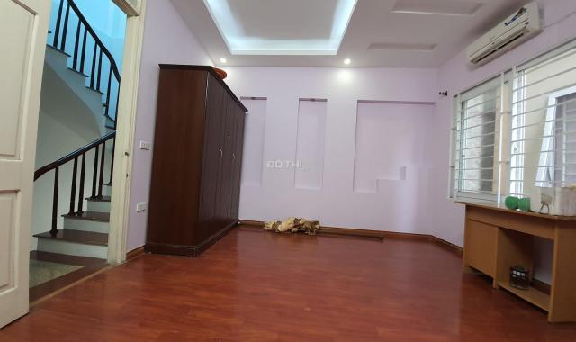 Bán nhà Hoa Bằng, phường Yên Hòa, Cầu Giấy, 30m2, nhà mới, ở ngay, 2 thoáng, ngõ rộng