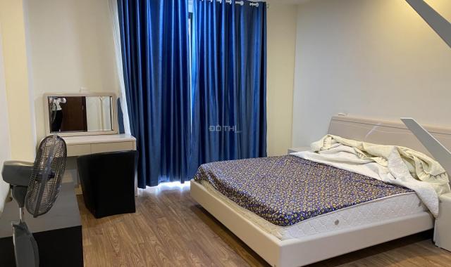 Gia đình cần bán nhanh căn hộ vip 2 phòng ngủ sáng Times City - 97.6m2, giá 3.5 tỷ (Bao Phí)
