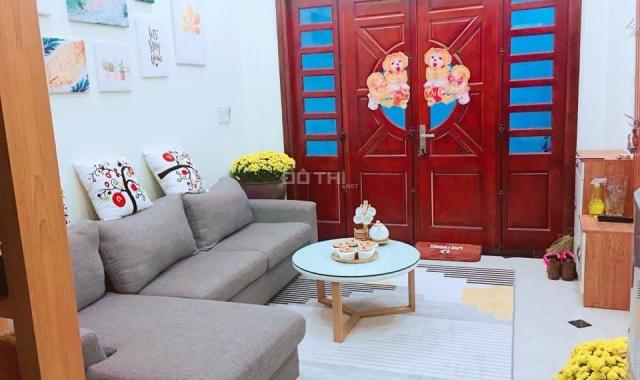 Nhỉnh 4 tỷ có ngay hộ khẩu Đống Đa trước tết, 2 mặt thông thoáng - nội thất full mới