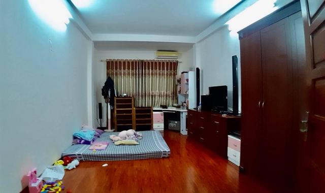 Bán nhà đẹp phố Cổ Linh ở ngay tặng nội thất, ô tô đỗ cửa 57m2, 5 tầng, giá 2 tỷ 9