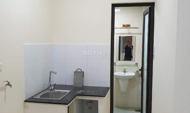 Cần bán lại tòa CCMN ở Ngã Tư Sở 92m2, 7T, thang máy 18P đã full phòng thuê 60tr/th. 0935661166