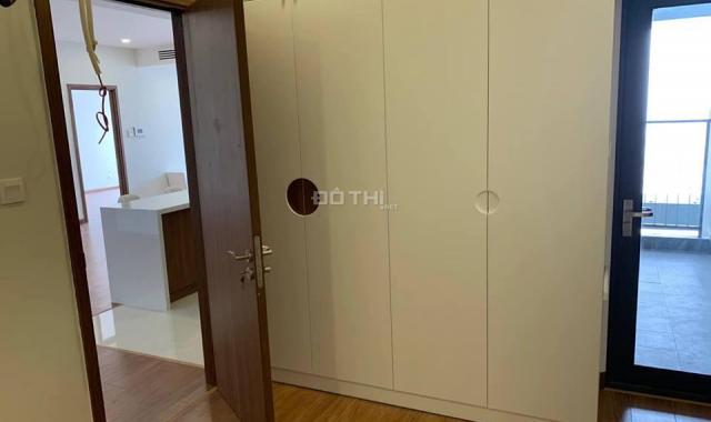 Cho thuê căn hộ chung cư tại Royal City - Thành phố Hoàng Gia 3PN - 135m2 - đồ cơ bản - giá tốt