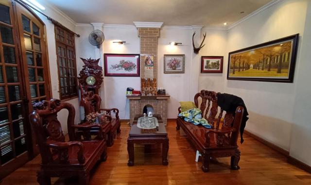 Bán nhà phố Kim Đồng view hồ, nội thất gỗ - gara ô tô 60m2, giá 12tỷ, LH 0945818836
