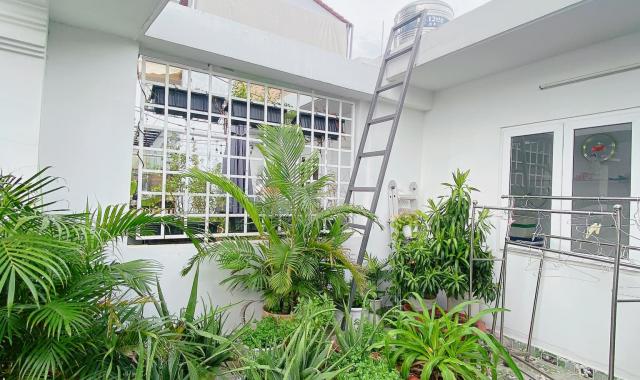 Mặt tiền 50m2 Phú Nhuận đường Thích Quảng Đức, nhà mới đẹp 5 tầng tiện ở + kinh doanh 9.8tỷ