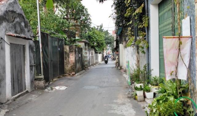 Cực hiếm, đất Bồ Đề sát phố Hồng Tiến, ô tô vào đất, 80m2, giá bán 70tr/m2. LH 0966544988