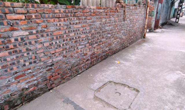 Cực hiếm, đất Bồ Đề sát phố Hồng Tiến, ô tô vào đất, 80m2, giá bán 70tr/m2. LH 0966544988