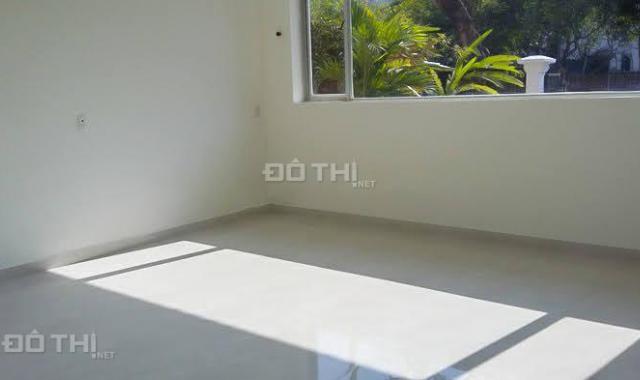 Cho thuê biệt thự Thảo Điền khu compound villa Nguyễn Văn Hưởng, gồm 4 phòng ngủ, sân vườn rộng