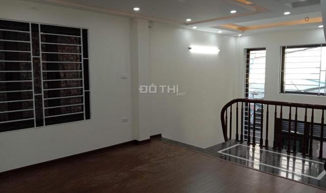 Nhà kính coong ô tô vào nhà 45m2 5T, tiện kinh doanh, ngõ phố Lê Trọng Tấn