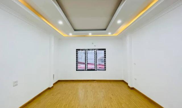 Bán gấp đón tết, nhà đẹp, 39m2, 5 tầng, Nam Dư - Hoàng Mai, 2,6 tỷ