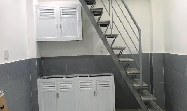 Bán nhà chủ nợ ngân hàng đường Ông Bích Khiêm, Quận 11 giá rẻ, 30m2, 2 phòng ngủ