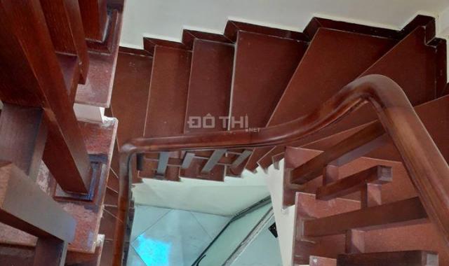 Nhà mặt phố Nghi Tàm, Tây Hồ 80m2 x 6 tầng, mặt tiền 5,5m, Nhà bên số lẻ, kinh doanh văn phòng