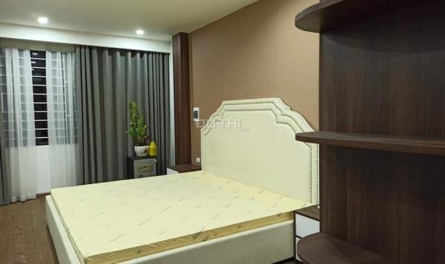 Cực hiếm, bán nhà đẹp 5 tầng Lê Trọng Tấn, ô tô vào nhà, chỉ 3.99 tỷ, LH: 0966742181