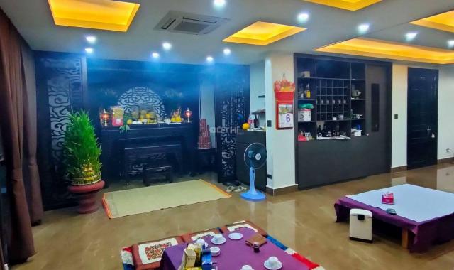 Bán tòa nhà văn phòng phố Nguyễn Hoàng, lô góc, 100m2 x 7T, 26 tỷ