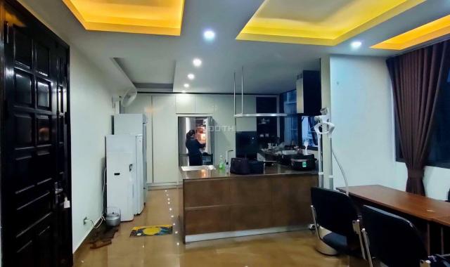 Bán tòa nhà văn phòng phố Nguyễn Hoàng, lô góc, 100m2 x 7T, 26 tỷ