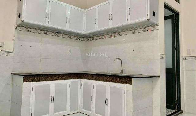 Nhà ngay chợ Bà Hom, 4x10m, 2 tầng, 2 tỷ 030 triệu