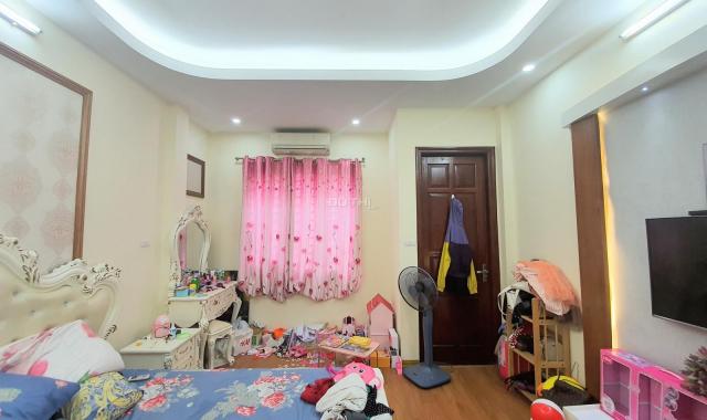 Ô tô vào nhà, nhà 5 tầng, 53m2, đường Hoàng Mai Quận Hoàng Mai