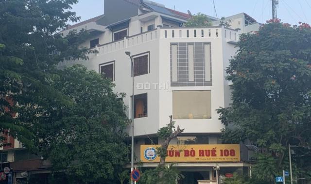 Bán căn góc nhà phố mặt tiền đường Hoàng Quốc Việt, Q 7 diện tích 185,5m2 (4PN - 6WC) giá 36tỷ TL
