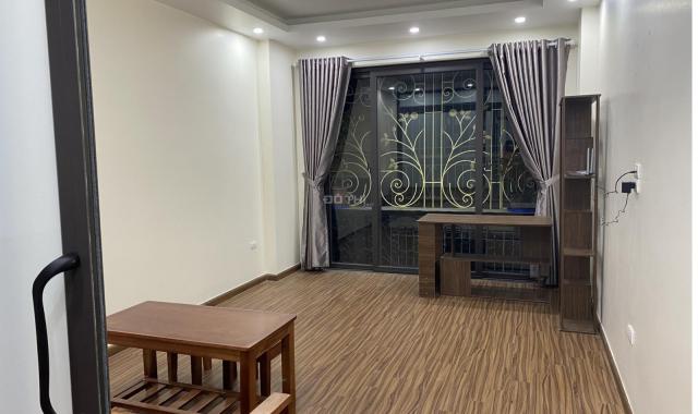 Cần bán căn hộ tầng đẹp ở Nguyễn Phong Sắc 70m2, 2 ngủ giá rất rẻ về ở luôn