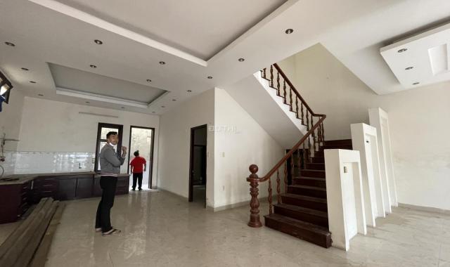 Bán nhà kiệt Hoàng Diệu thông với Nguyễn Hoàng, diện tích 168,3m2 (đã tách 2 sổ), chỉ với 6,5 Tỷ