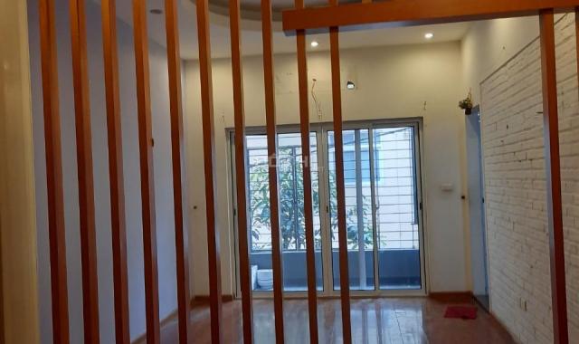 Cần bán gấp nhà phố Hoàng Văn Thái, 130m2 x 3T, MT 5m, ô tô tránh, 15,5 tỷ LH 0974799427