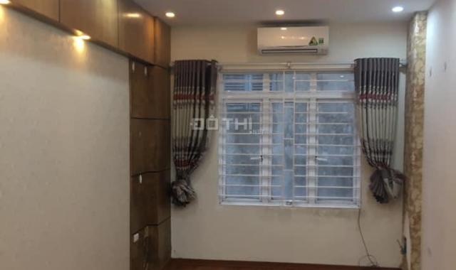 Nhỉnh 2 tỷ có nhà 4 tầng SĐCC, 30 m2 Tây Hồ