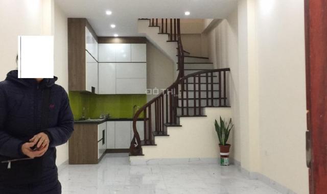 Cho thuê nhà riêng mới xây ở Nguyễn văn cư 5 tầng đồ cơ bản ở làm vp, bán hàng online