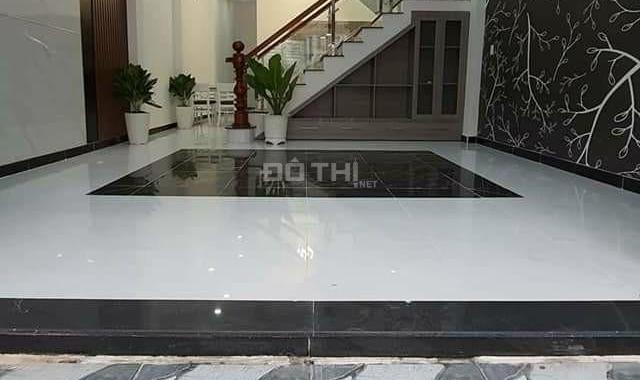 Bán nhà 1 lầu 4 PN trong KDC Uyên Hưng thị xã Tân Uyên DT 5x16m thổ cư 100% DT sàn 180m2. Đường 13m