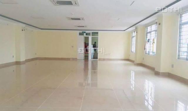 Cho thuê 135m2 văn phòng, showroom, spa tại mặt phố Nguyễn Xiển - Thanh Xuân. Thiết kế thông sàn