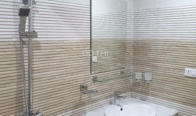 Bán nhà Việt Hưng, Long Biên - 31m2 x 5 tầng - ô tô đỗ cổng 2.45 tỷ gần Vinhomes Harmony