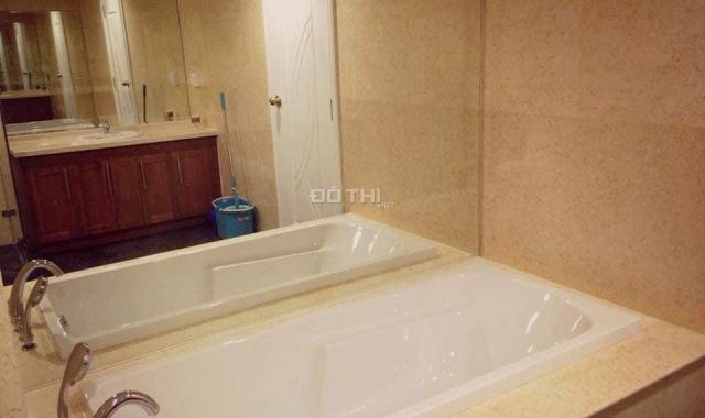 Chính chủ cho thuê CHCC Royal City, 104m2, 2PN, giá 17 triệu/tháng, vào ở ngay, Lh 0974429283