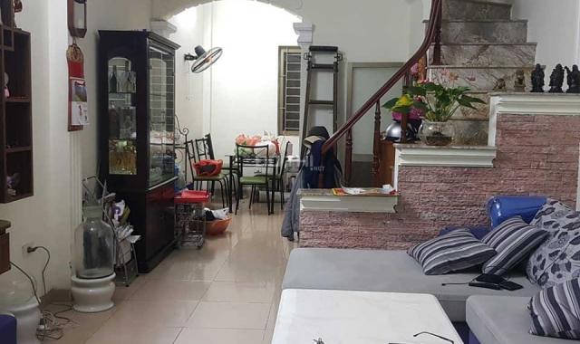 Mặt ngõ Đê La Thành nhỏ, Đống Đa, 42m2, 4 tầng, 4.8 tỷ