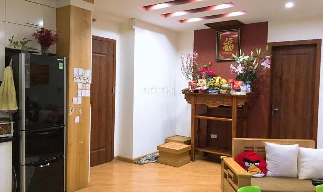 Cần bán căn 3PN 74m2 VP6 Linh Đàm view hồ, nội thất đầy đủ, LH: 0936686295