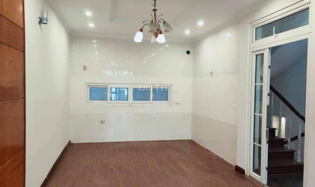 Bán nhà 5 tầng, 120m2, mặt phố Nghi Tàm, Tây Hồ, vị trí không vướng đê, không vướng cầu, 0852056666