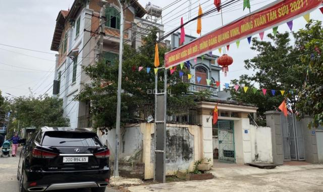Bán nhà đẹp DT 153 m2, 3 mặt tiền thuộc Xuân Sơn thị xã Sơn Tây Tp Hà Nội