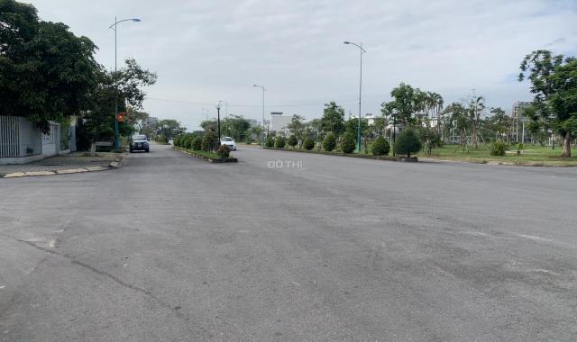 Bán đất lô góc mặt tiền đường Nguyễn Thái Học - Quảng Ngãi