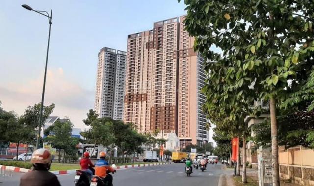 Căn 2 phòng ngủ 74.39m2, tầng đẹp, view Q1, Phạm Văn Đồng và hồ bơi - Giá tốt