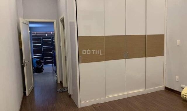 Bán gấp nhà Nguyễn Giản Thanh, Quận 10, 4m x 16m, ô tô 7 chỗ vào nhà