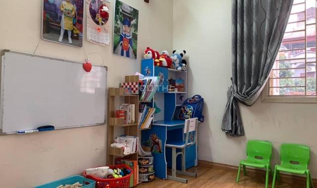 Bán nhà lô góc 2 mặt thoáng, Nguyễn Xiển, diện tích 30m2, 4 tầng, 4PN. Giá 2,75 tỷ