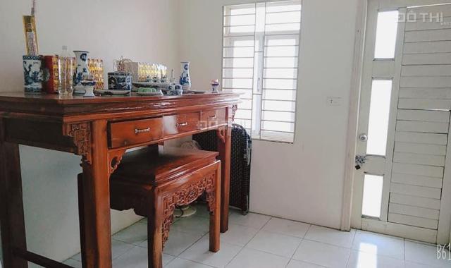 Bán nhà lô góc 2 mặt thoáng, Nguyễn Xiển, diện tích 30m2, 4 tầng, 4PN. Giá 2,75 tỷ