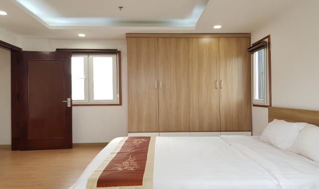 Cho thuê căn hộ dịch vụ tại Yên Phụ, Tây Hồ, 65m2, 1PN, đầy đủ nội thất hiện đại, ban công