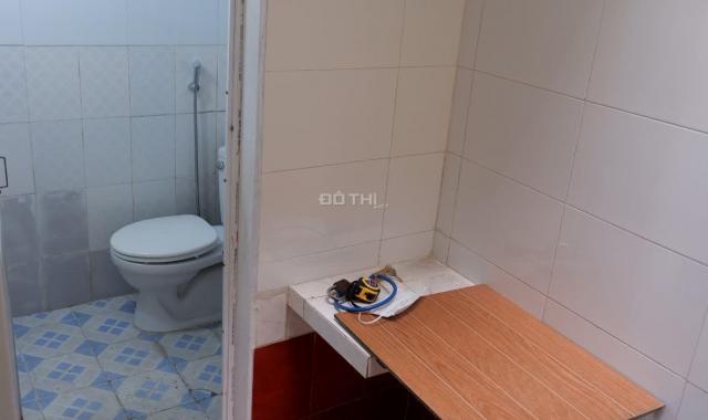 Chính chủ căn hộ 20m2 khép kín, sạch sẽ, đường Hoàng Mai