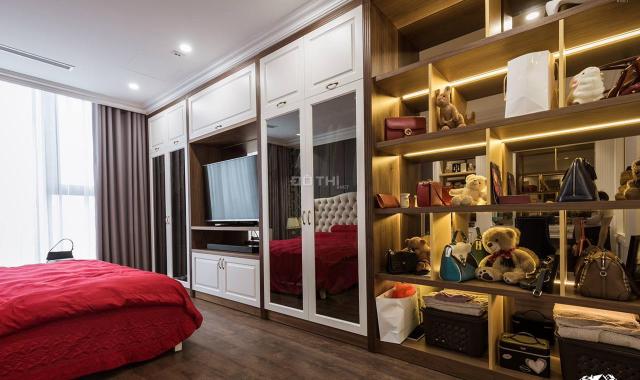 Cho thuê CHCC Vinhomes Nguyễn Chí Thanh - Đống Đa, Hà Nội, 130m2, 3 ngủ sáng, đủ đồ đẹp, giá tốt