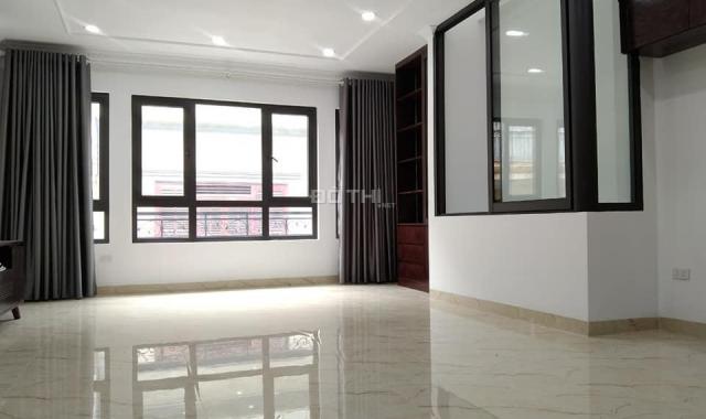 Bán nhà mặt phố Phan Văn Trường kinh doanh cực tốt (52m2*6 tầng) có thang máy. LH: 0988 266 206