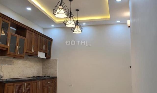 Bán nhà Đống Đa, ngõ thông, 52m2x3 tầng, xách vali đến ở luôn