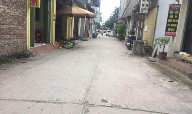 Chính chủ cần bán gấp mảnh đất mặt tiền rộng ngõ ô tô tránh tại Ngô Xuân Quảng