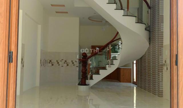 Chính chủ bán lỗ nhà mặt tiền ĐT 743 Thuận An, gần chợ Phú Phong, giá rẻ hơn thị trường 100 triệu