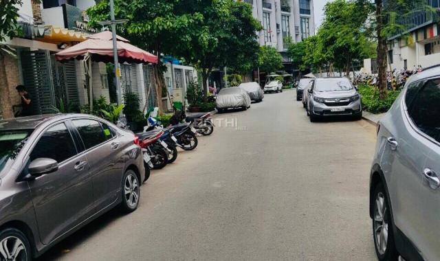 Bán nhà hoàn thiện có thang máy 5x17m, trệt + 4 lầu trong KDC Vạn Phúc City Thủ Đức